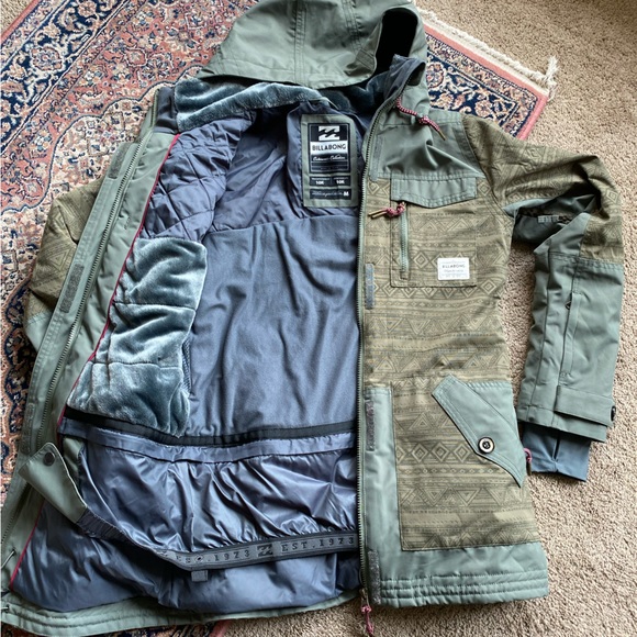 Women’s M Billabong Y2K ski jacket forest green print - Picture 8 of 11